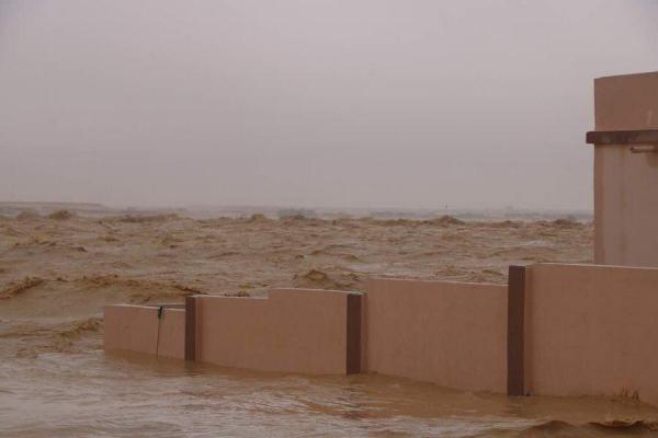 دمار هائل في البنى التحتية بالمهرة والتحالف يلبي نداء المحافظ - «صور»
