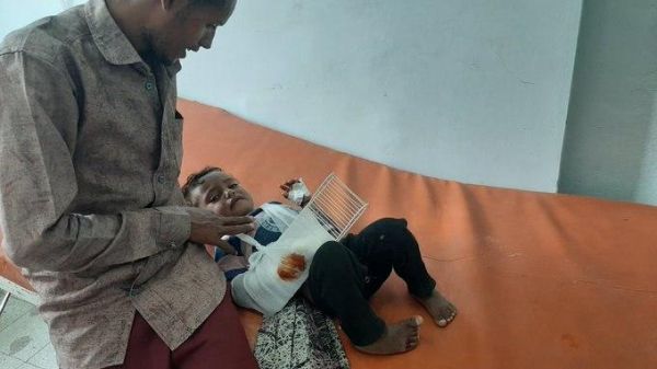 قصف حوثي على أحياء مدينة تعز .. أطباء بلا حدود: استقبلنا 38 جريحا والوضع مقلق جدا