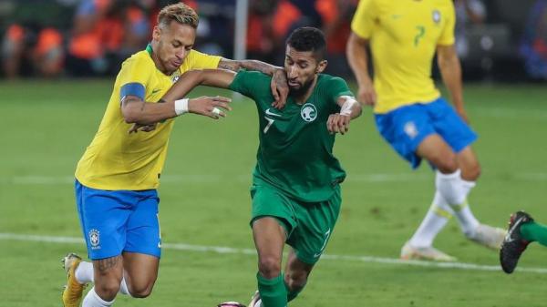 الاتحاد الآسيوي يسلط الضوء على لاعب الهلال السعودي سلمان الفرج