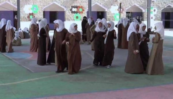 طلاب عدن يعودون للمدارس بعد تعليق إضراب المعلمين