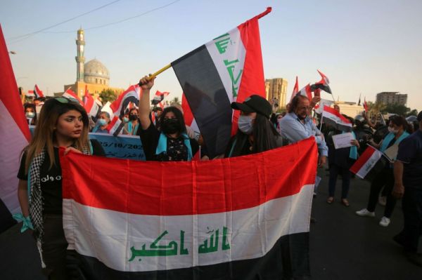 العراقيون يحتشدون لإحياء الذكرى الأولى لانتفاضة أكتوبر.. وسلطات الكاظمي تصدر أوامر بمنع الاقتراب من الساحات
