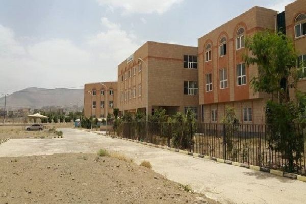 مليشيا الحوثي تطرد عوائل أكاديميين من سكن أعضاء هيئة التدريس بجامعة صنعاء 