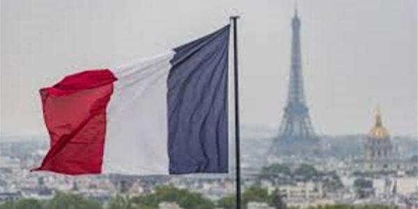 فرنسا تطرد دبلوماسيا إيرانيا 