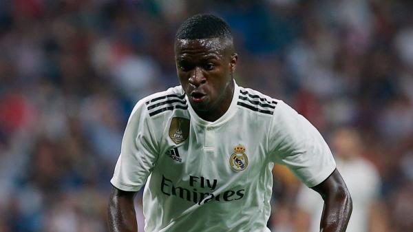 ريفالدو يدافع عن فينيسيوس ويرفض التقليل من شأن ريال مدريد