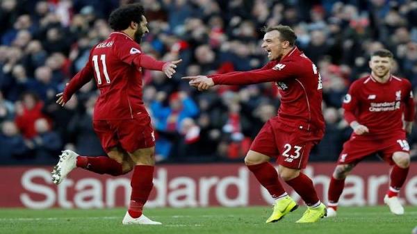 صلاح يقود ليفربول إلى صدارة البريميرليغ مؤقتاً