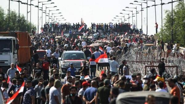 رغم القمع المتواصل.. انضمام أعداد كبيرة من النساء والطلاب المطالبين  ب"إسقاط النظام" في العراق