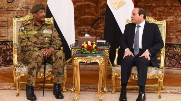 تزامنا مع مشاورات سد النهضة.. الرئيس المصري  يستقبل رئيس المجلس السيادي السوداني  