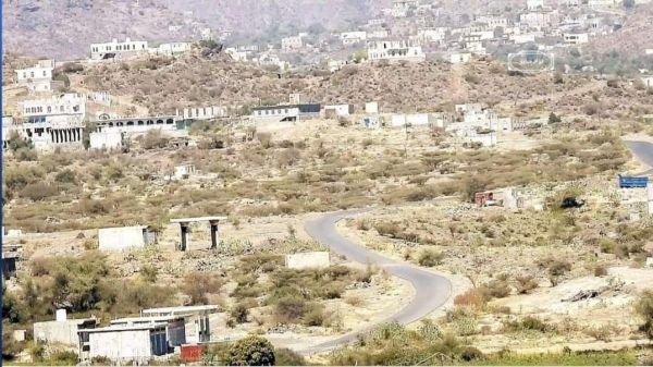 مليشيا الحوثي تقتتل على المنهوبات شمال قعطبة