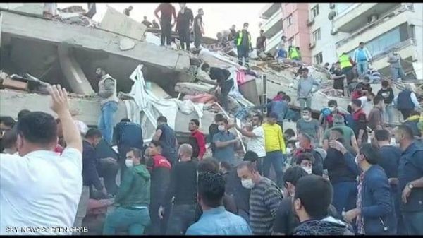 تسونامي جزئي إثر زلزال بحر إيجة ومقتل 4 أشخاص