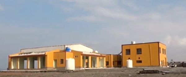 "حقوق الإنسان بالحديدة" يدين قطع الحوثيين أرزاق 3 آلاف صيّاد وتحويل مركز إنزال سمكي لثكنة عسكرية 