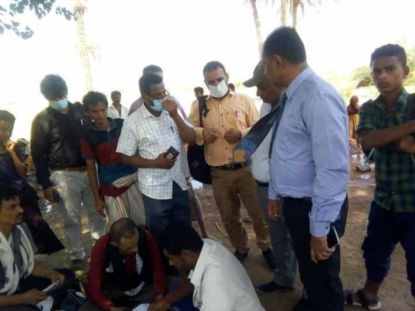 توزيع مساعدات نقدية لألفي أسرة نازحة ومحتاجة بالخوخة