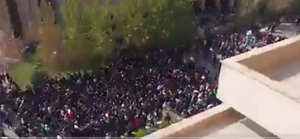 إيران توجه اتهامات لنحو 1000 شخص على خلفية الاحتجاجات الأخيرة