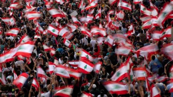 المتظاهرون اللبنانيون يردون على خطاب الرئيس عون: "كلهم يعني كلهم" 