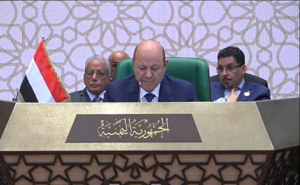 قمة الجزائر.. العليمي يضع القادة العرب أمام محددات لبتر الذراع الإيرانية وإعادة اليمن إلى حضنها العربي وصون الأمن القومي للمنطقة