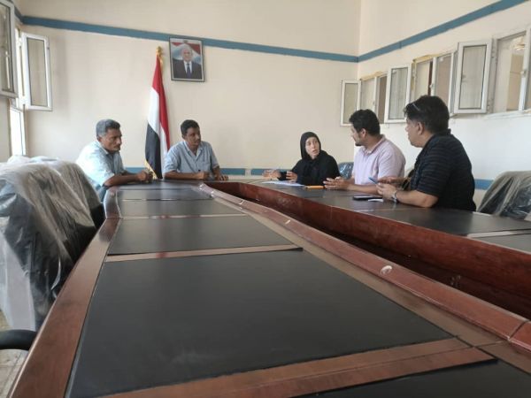 الحديدة.. مدير مكتب التربية والمدير القُطري لمنظمة "الناس في حاجة" يناقشان احتياجات التعليم في المناطق المحررة  