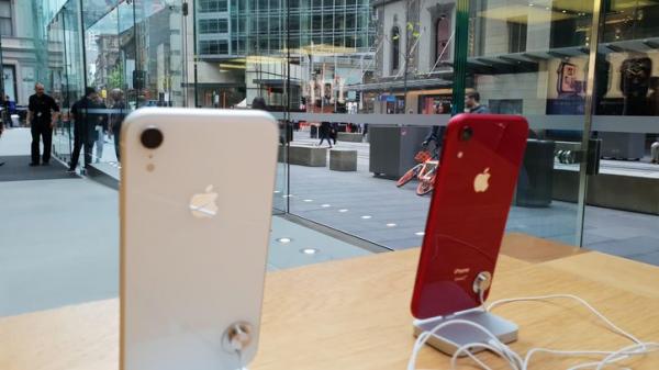 أبل تعلّق إنتاج iPhone XR بعد أيام من وصوله للأسواق