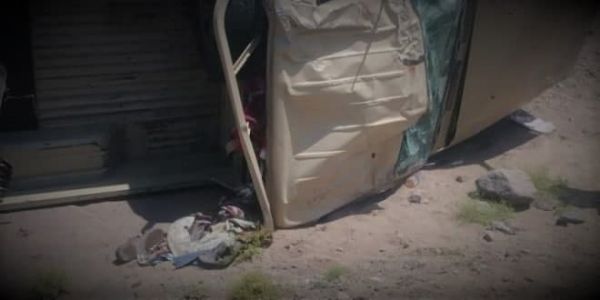 هلاك 4 حوثيين في انقلاب مركبتهم بمحافظة عمران