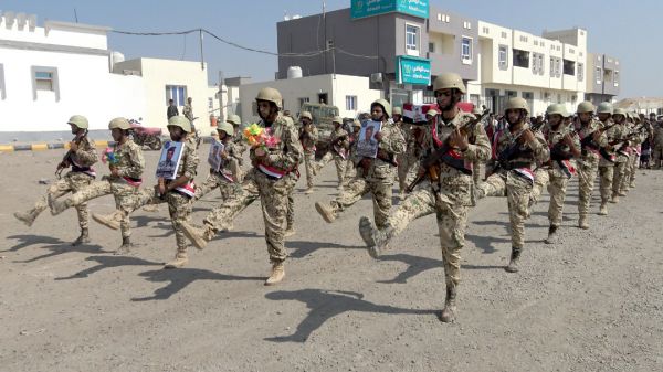 فيديو| تشييع شعبي ورسمي.. المقاومة الوطنية تودع شهيدًا من أبطالها إلى فردوس شهداء الجمهورية 