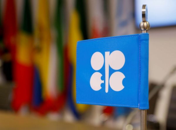 السعودية: سوق النفط لا يزال مستقر ويمكن تعديل اتفاق أوبك 