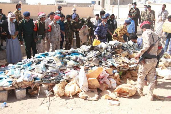 مأرب.. ضبط ربع طن حشيش مخدر كانت في طريقها للحوثيين وإتلاف طنين آخرين