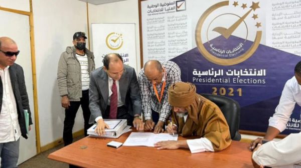 ميليشيات تلوّح بالقوة ضد ترشح حفتر ونجل القذافي