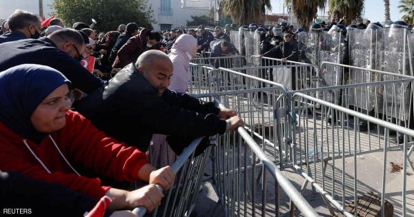 بالدعوات والاحتجاجات.. تونسيون يرفضون تحريض الإخوان لحصار مؤسسات القضاء