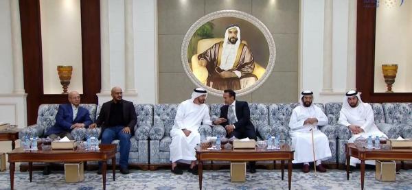 أحمد علي عبدالله صالح والقربي وطارق صالح يقدِّمون واجب العزاء للشيخ محمد بن زايد في وفاة الشيخ سلطان بن زايد