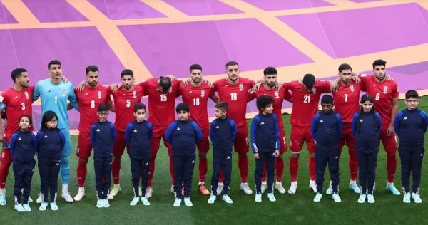 منتخب إيران يخسر المباراة ويكسب الجماهير بصفعة لنظام خامنئي 
