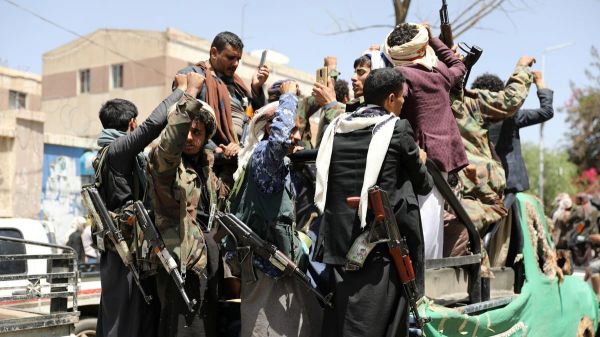 تعز.. مليشيات الحوثي تحشد مقاتلين من مخلاف شرعب وخدير