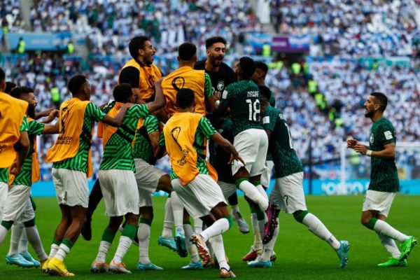 كأس العالم..المنتخب السعودي يفجِّر مفاجأة من العيار الثقيل 