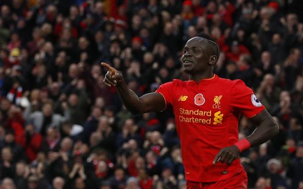 السنغالي مانيه يوقع عقدا "طويل المدى" مع ليفربول