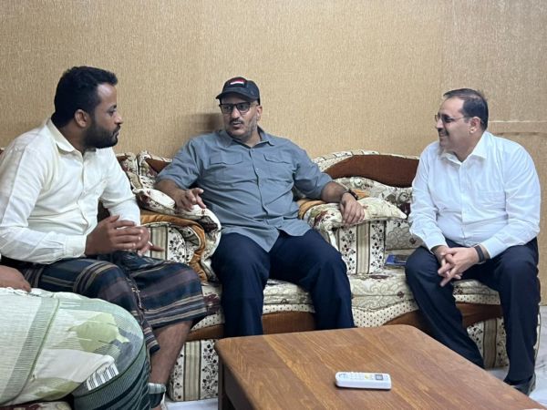 العميد طارق صالح يستقبل نجل اللواء البطل محمود الصبيحي 