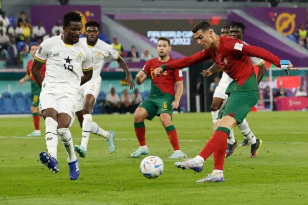 رونالدو يقود البرتغال للفوز على غانا في مونديال 2022