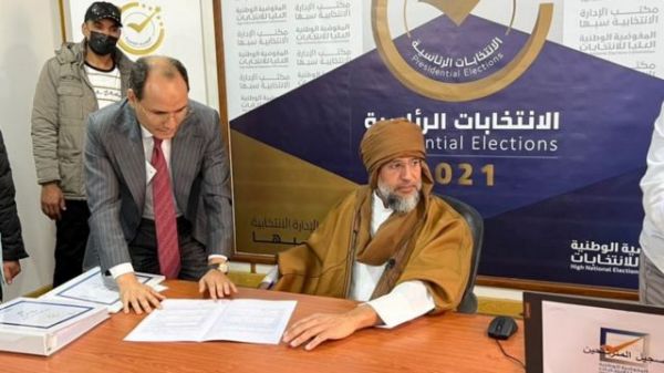 سيف الإسلام القذافي يوجه رسالة إلى الليبيين بخط يده 