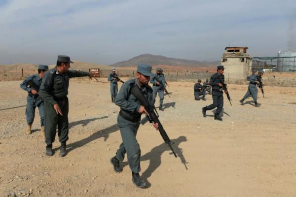 مقتل 22 شرطيا أفغانيا على الأقل في كمين نفذته حركة طالبان