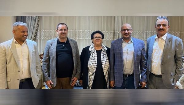 رئيس المكتب السياسي للمقاومة الوطنية يلتقي المُناضلة فائقة السيد ويشيد بمواقفها الثابتة