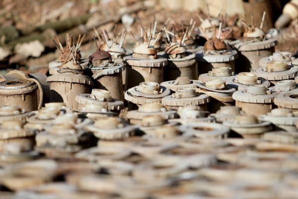 "البرنامج الوطني لنزع الألغام" يكشف توسيع مليشيا الحوثي المناطق الملغومة في اليمن
