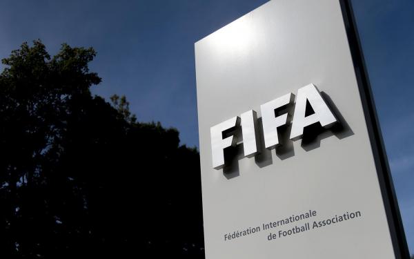 الفيفا يحظر رئيس اتحاد كرة متهما بارتكاب جرائم حرب