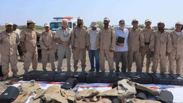 مشروع مسام يبرز جهود فرقه الهندسية في نزع الألغام الحوثية بالساحل الغربي