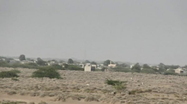 بالمقذوفات والعيارات النارية.. مليشيا الحوثي تمطر سكان "الجاح" بالتحيتا 
