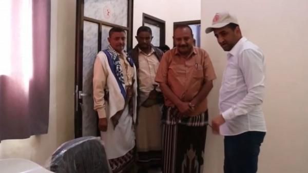أمين محلي المخا يفتتح وحدة صحية بالمعامرة