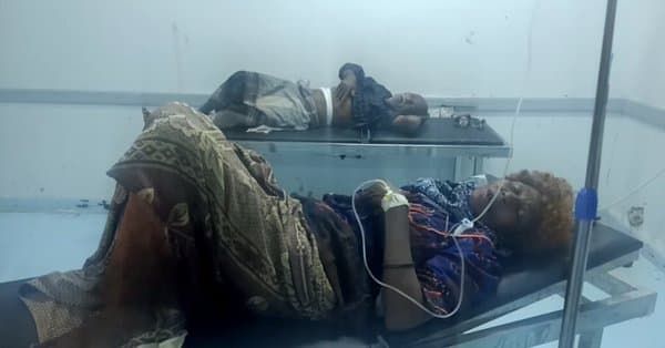 إصابة مسن وزوجته بقصف حوثي استهدف مناطق آهلة جنوبي الحديدة 