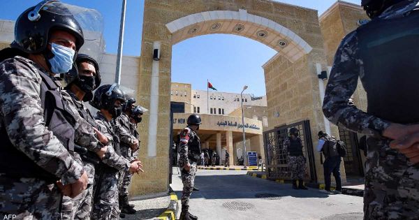 محكمة أردنية تصدر قرارها بحق متهمين في كارثة "مستشفى السلط"