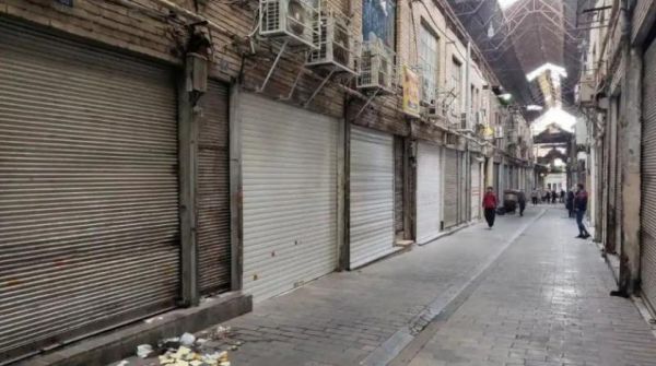 الحرس الثوري الإيراني يهدد المحتجين: لن نرحمكم