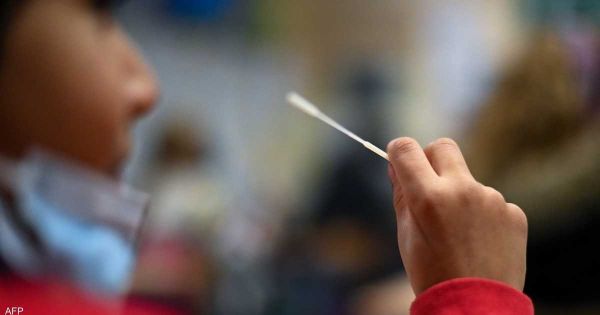 متحور "أوميكرون".. المؤشرات الأولى تكشف "درجة الخطورة"