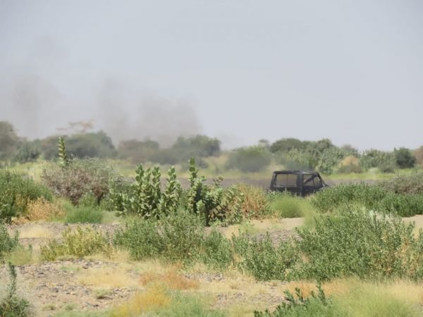 مأرب.. مقتل قيادي ميداني للحوثيين بقذيفة استهدفت سيارته في الجفرة