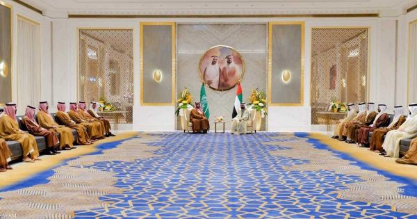 محمد بن راشد يستقبل ولي العهد السعودي في إكسبو دبي