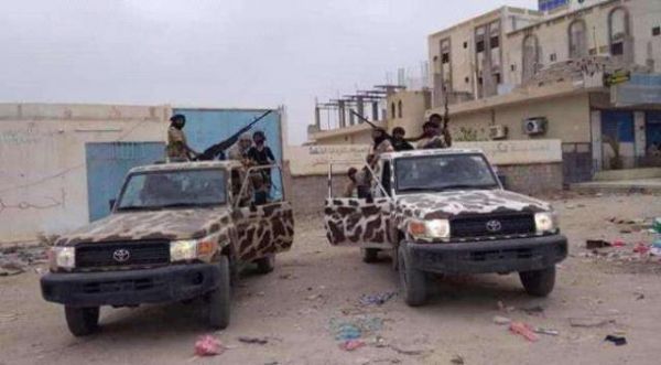حضرموت.. ضبط عناصر إرهابية ومتفجرات في مداهمات أمنية لخلايا القاعدة بالشحر