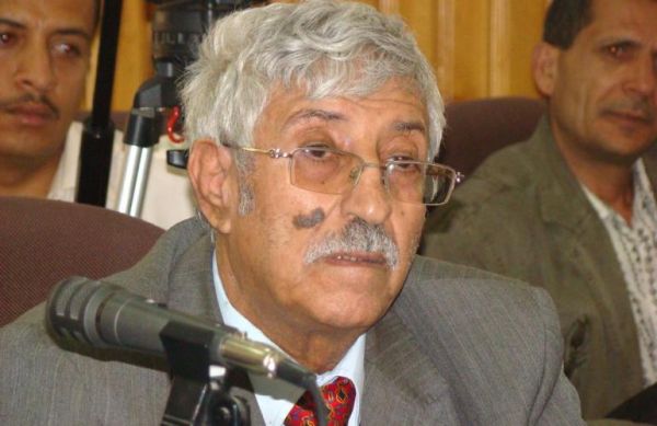 المقالح.. 85 عاماً جمهورياً ..لماذا أقدمت مليشيا الحوثي على حذف قصيدته من المناهج؟