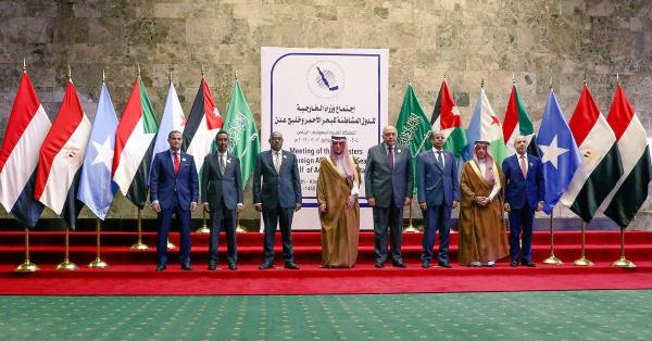 تأسيس كيان يجمع الدول العربية المشاطئة للبحر الأحمر وخليج عدن